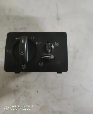 Ford Focus C-MAX Light switch 7M5T13A024AA