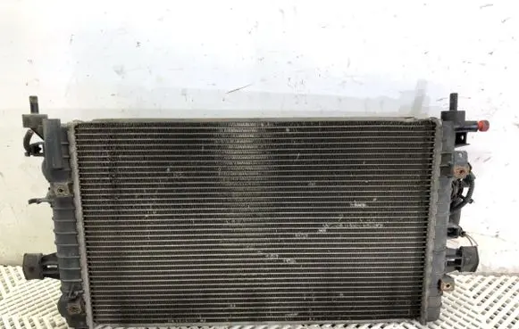 Opel Astra H Coolant radiator