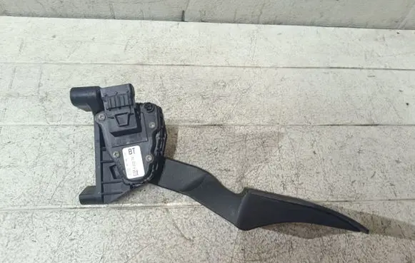 Opel Zafira A Accelerator throttle pedal 9202341