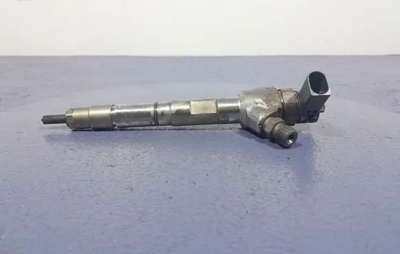 Skoda Superb B5 (3U) Fuel injector 04L130277AE