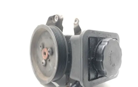 BMW X3 E83 Power steering pump 7692974536