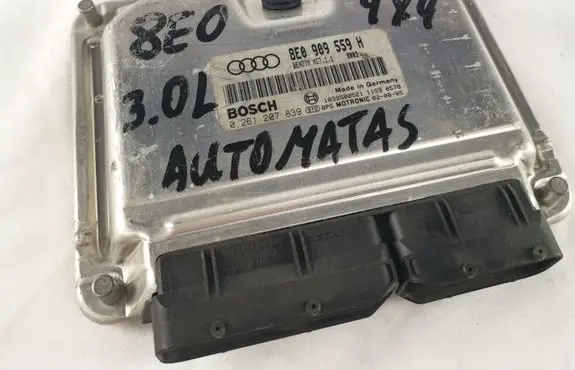 Audi A6 S6 C5 4B Engine control unit/module 8E0909559H 0261207839 1039S00521
