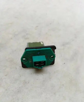 Hyundai Trajet Heater blower motor/fan resistor XJSA KJO