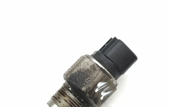 Lexus IS 220D-250-350 Fuel pressure sensor