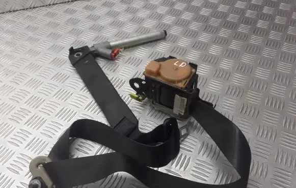 Nissan Note (E11) Front seatbelt 86885-9U15A