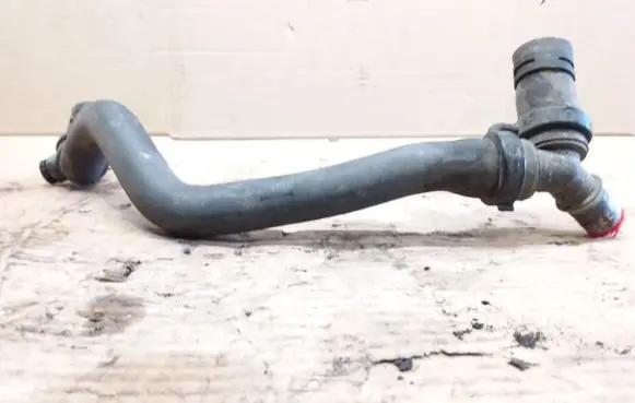 Ford Mondeo MK IV Engine coolant pipe/hose