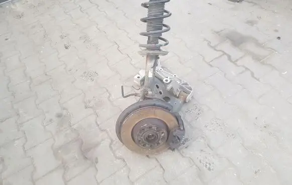 Seat Leon (1P) Front wheel hub spindle knuckle