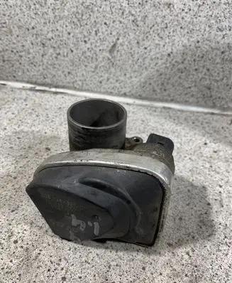 Volkswagen Golf IV Throttle valve 036133062N