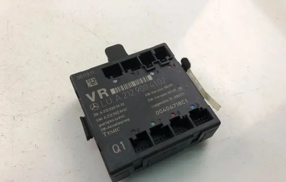 Mercedes-Benz E A207 Other control units/modules A2129004102