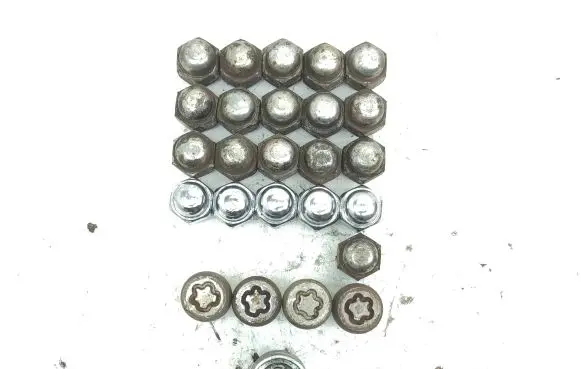 Hyundai Santa Fe Nuts/bolts 
