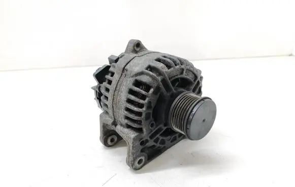 Renault Twingo II Generator/alternator 8200660033 0124425071