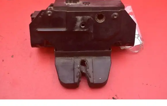 Opel Signum Tailgate/trunk/boot lock/catch/latch 24441401