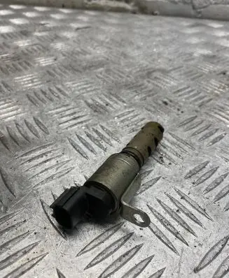 Toyota Prius (XW30) Camshaft vanos timing valve 337010