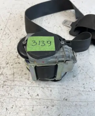 Renault Master III Front seatbelt B507743