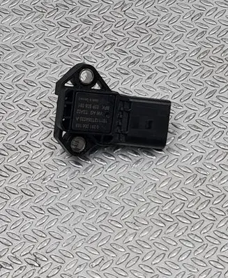 Volkswagen Polo V 6R Air pressure sensor 03P906081 0281006153 101112T06405A