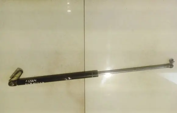 Subaru Forester SF Tailgate/trunk strut/damper