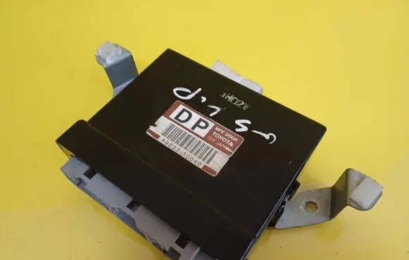 Lexus GS 300 400 430 Door control unit/module 8922330040