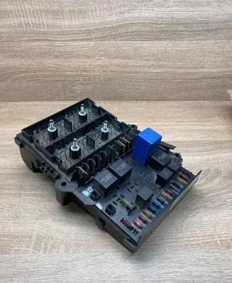 Chrysler Voyager Fuse module P4707794
