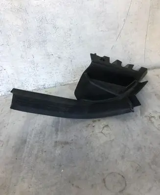 Volvo XC40 (D) pillar trim (bottom) 32296003