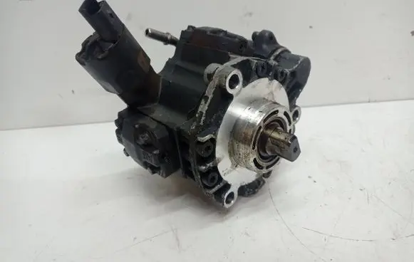 Volvo V50 Fuel injection high pressure pump 9685705080 5WS40380 A2C27100268