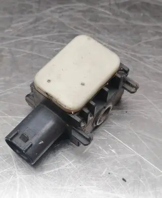 Mercedes-Benz ML W164 Airbag deployment crash/impact sensor 0038202926