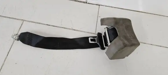 Audi A3 S3 A3 Sportback 8P Rear seatbelt 33040488