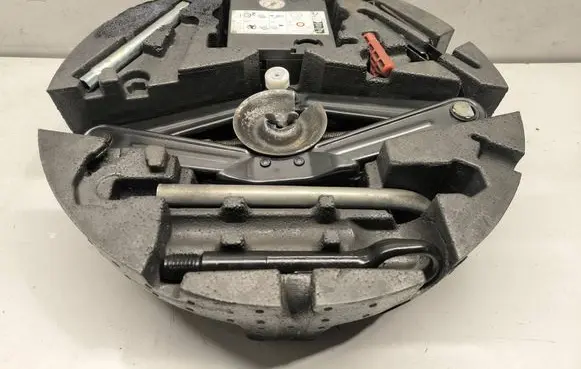 Porsche Cayenne (9Y0 9Y3) Tool box 760012115