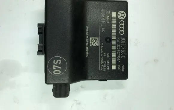 Volkswagen PASSAT B6 Gateway control module 3C0907530C