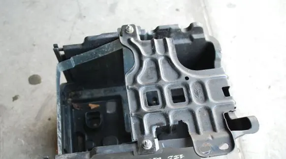 Battery box tray