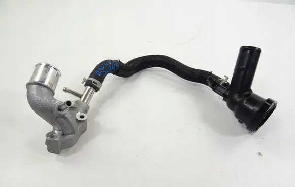 Toyota RAV 4 (XA50) Engine coolant pipe/hose