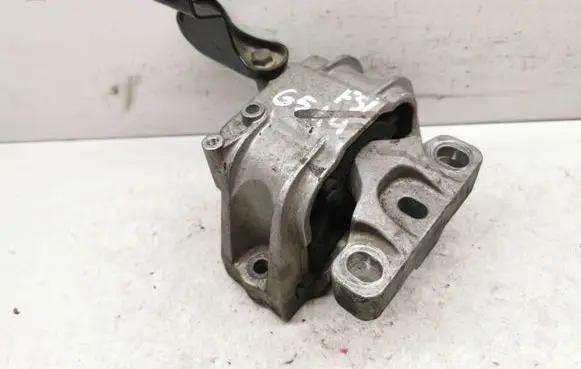 Volkswagen Golf V Engine mount bracket 1K0199262AJ