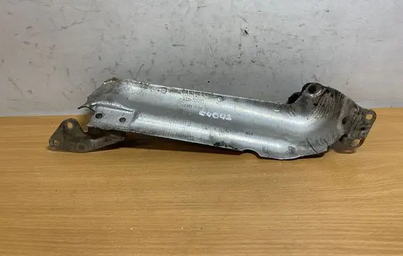 Mercedes-Benz E W211 Heat shield in engine bay A6420901241 C4042