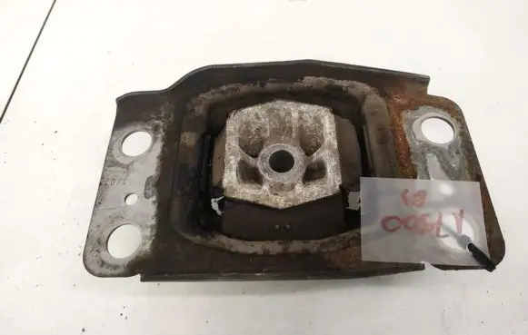 Ford Mondeo MK IV Engine mount bracket