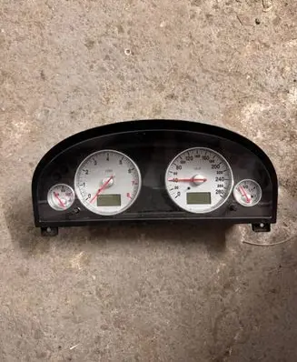 Ford Mondeo Mk III Speedometer (instrument cluster) 9010