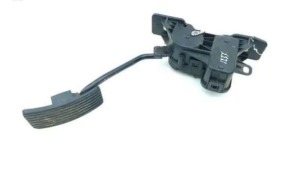 Mitsubishi Pajero Accelerator throttle pedal 6X030184 APM30017
