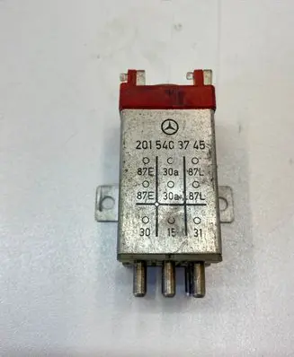 Mercedes-Benz SL R129 Other relay 2015403745 A2015403745