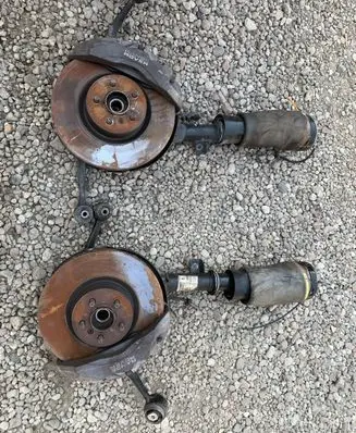 Land Rover Range Rover L322 Front wheel hub spindle knuckle