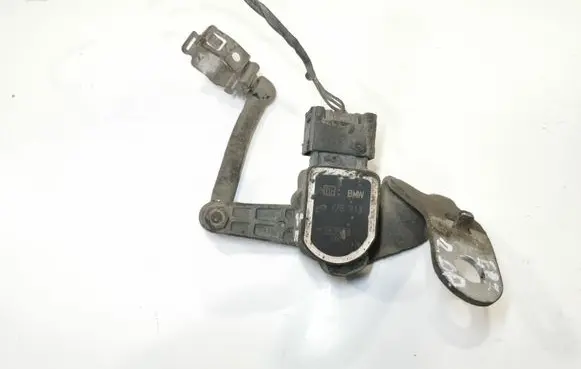 Headlight/headlamp level sensor