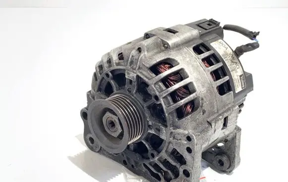 Volkswagen Polo IV 9N3 Generator/alternator 03D903025J