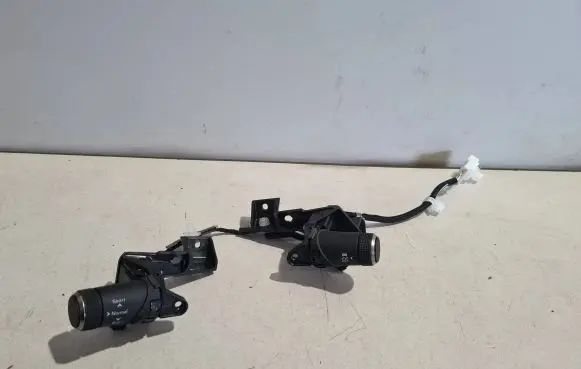 Lexus ES VII XZ10 Other switches/knobs/shifts 8214933040 75L506 75L508