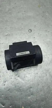 Audi A4 S4 B5 8D Mass air flow meter 71822151
