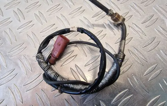 Exhaust gas temperature sensor