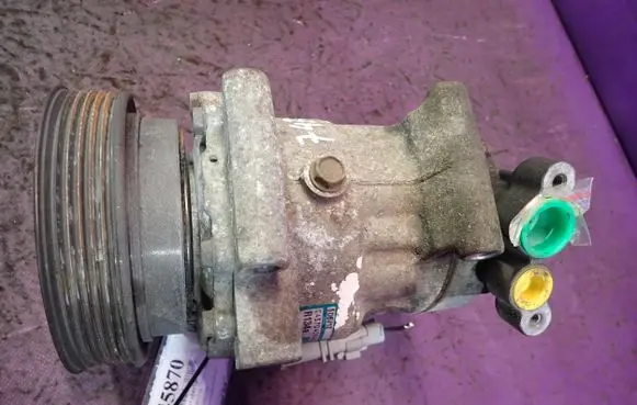 Renault Modus Air conditioning (A/C) compressor (pump) 8200365787