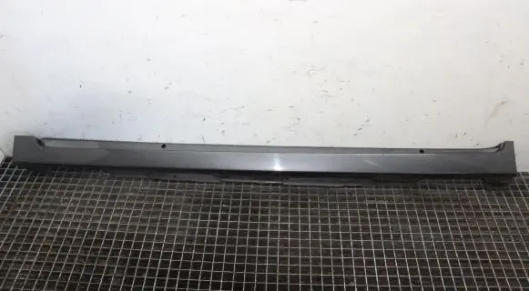 Toyota Verso-S Sill