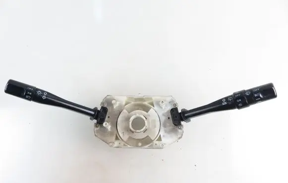Honda CR-V Wiper turn signal indicator stalk/switch M11970 M16389