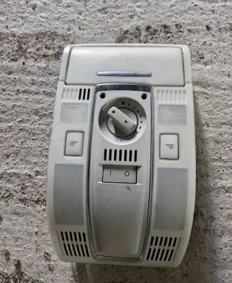 Audi A6 S6 C6 4F Front seat light
