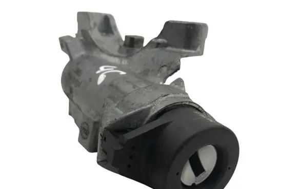 Volkswagen Golf IV Ignition lock 4D0905851E