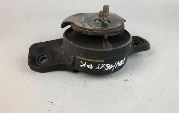 Subaru Forester SG Engine mount bracket