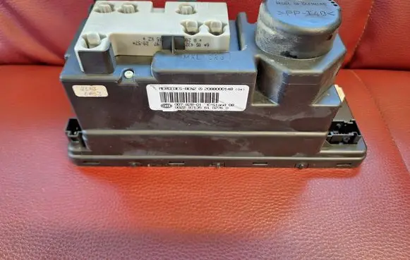 Mercedes-Benz CLK A208 C208 Central locking vacuum pump 2088000148 00782801 0022971351