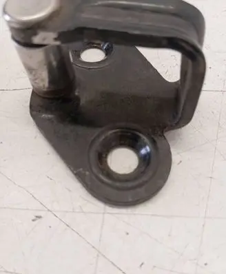 Volkswagen Transporter - Caravelle T4 Front door lock loop/hook striker 7D0837767